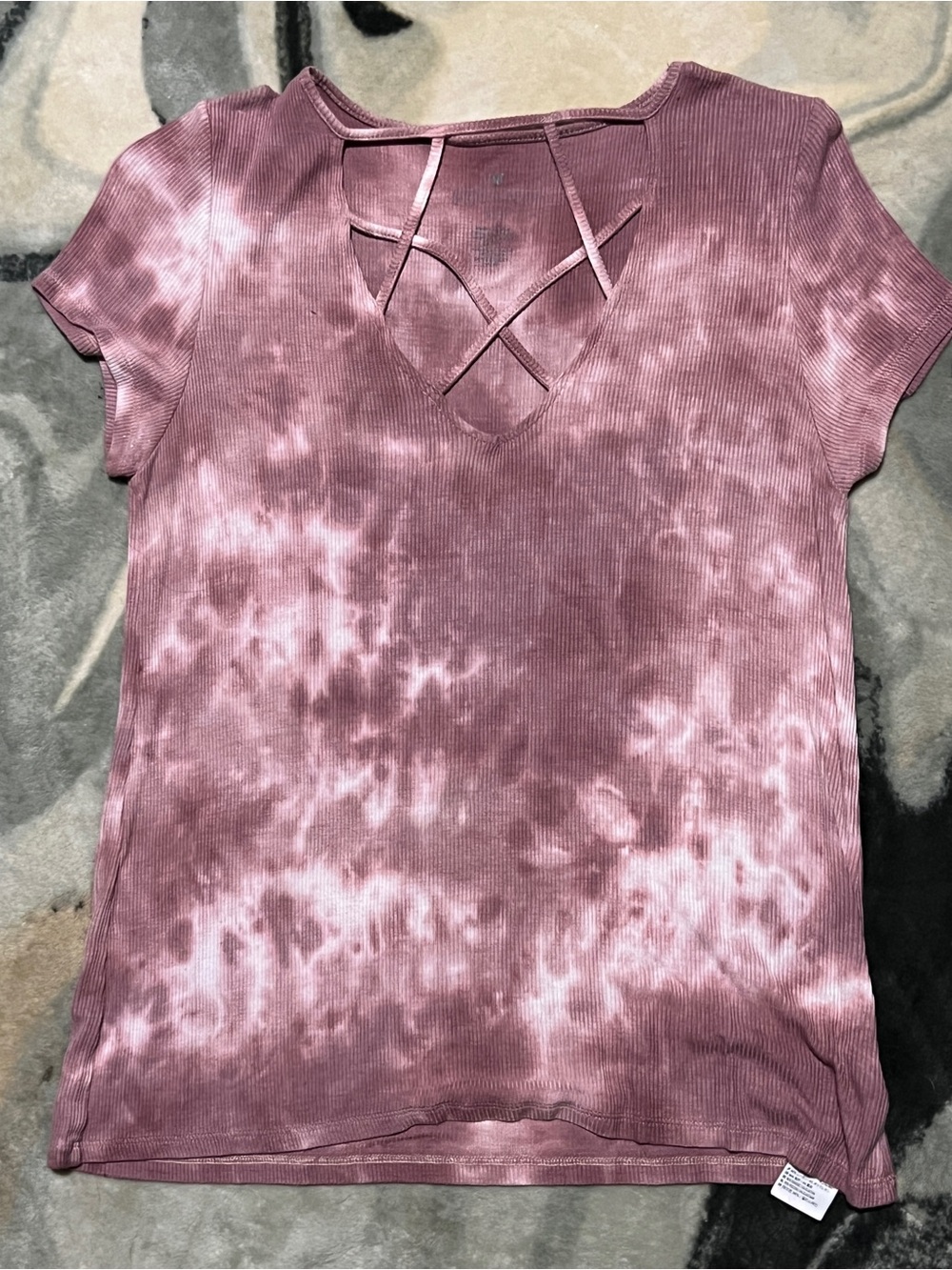 American Eagle Mauve Tie-Dye Crisscross V-Neck Short Sleeve Top